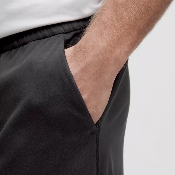 Lululemon Men’s Soft Jersey Short 5" Size Small - Picture 3 of 15